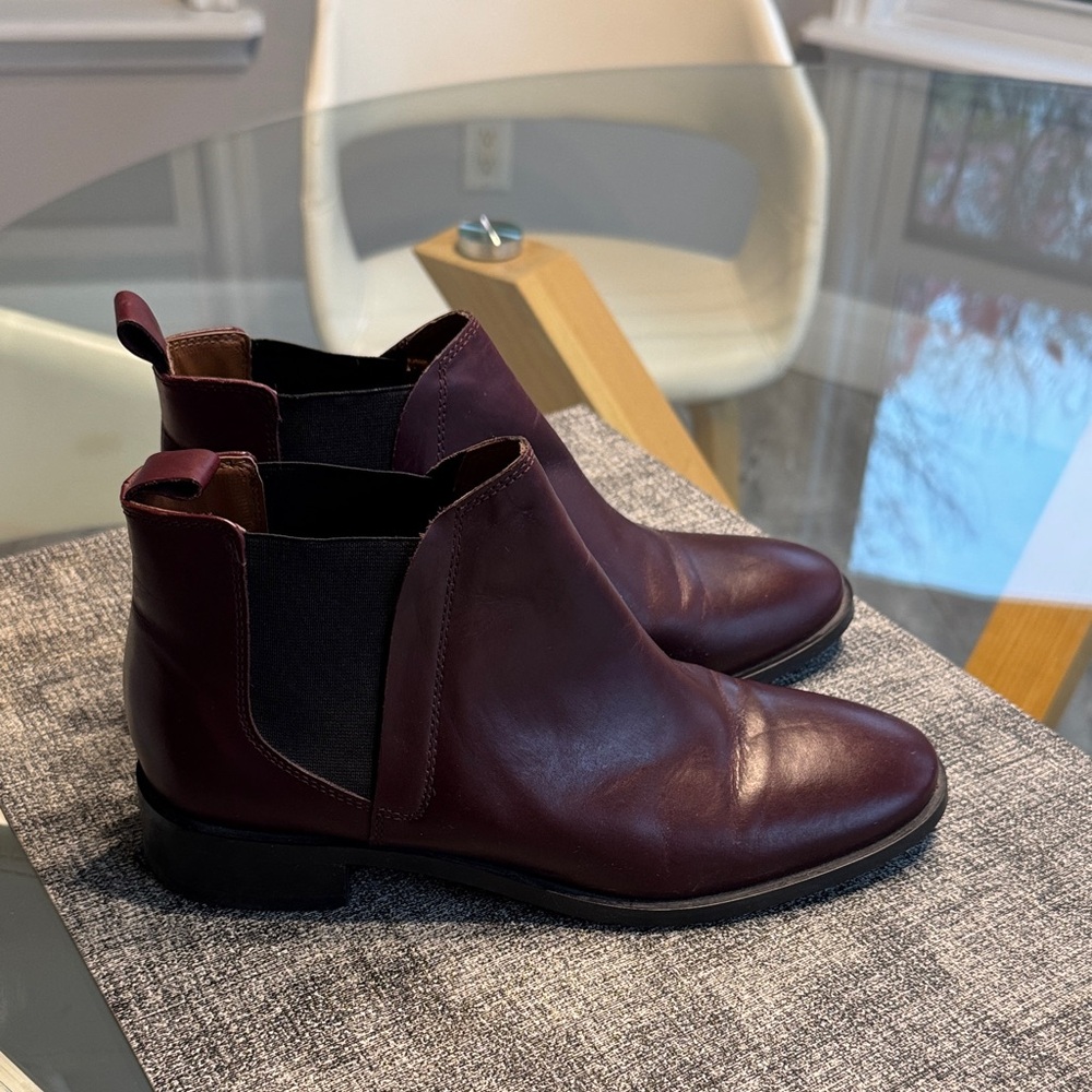 Elegant Burgundy Leather Women's Boots - Picture 3 of 4